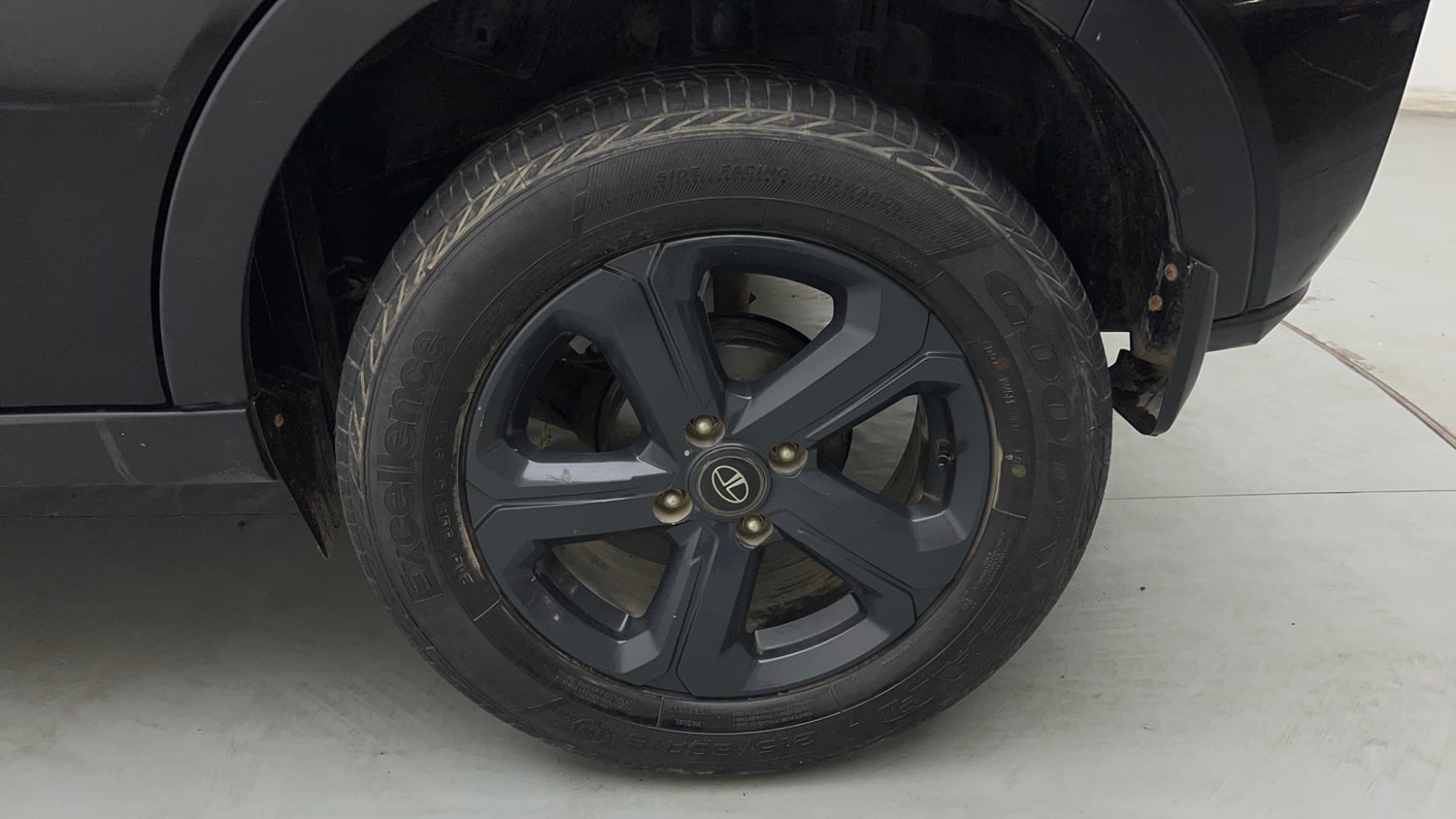 Used 2023 Tata Nexon XZ Plus (S) Dark Edition Petrol Manual tyres LEFT REAR TYRE RIM VIEW