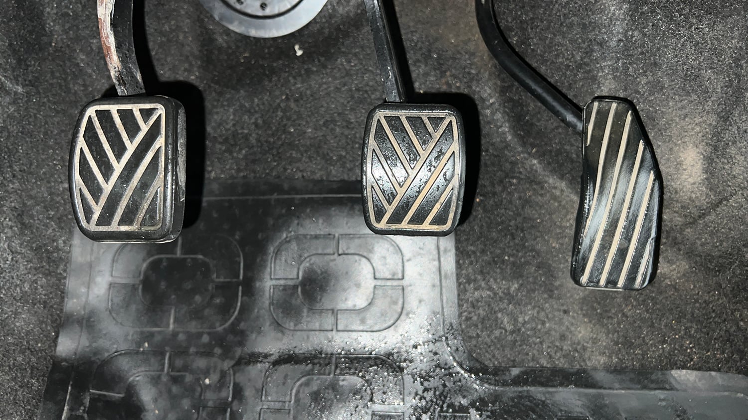 Used 2016 Maruti Suzuki Wagon R VXI Petrol Manual interior PEDALS VIEW