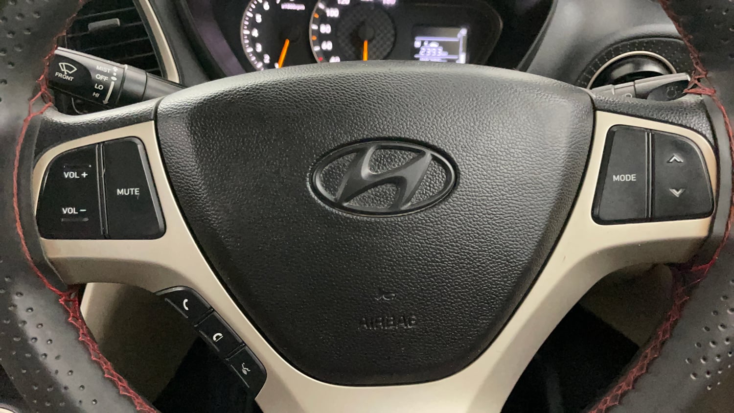 Used 2019 Hyundai Santro Sportz Petrol+CNG (Outside Fitted) Cng Manual top_features Steering mounted controls