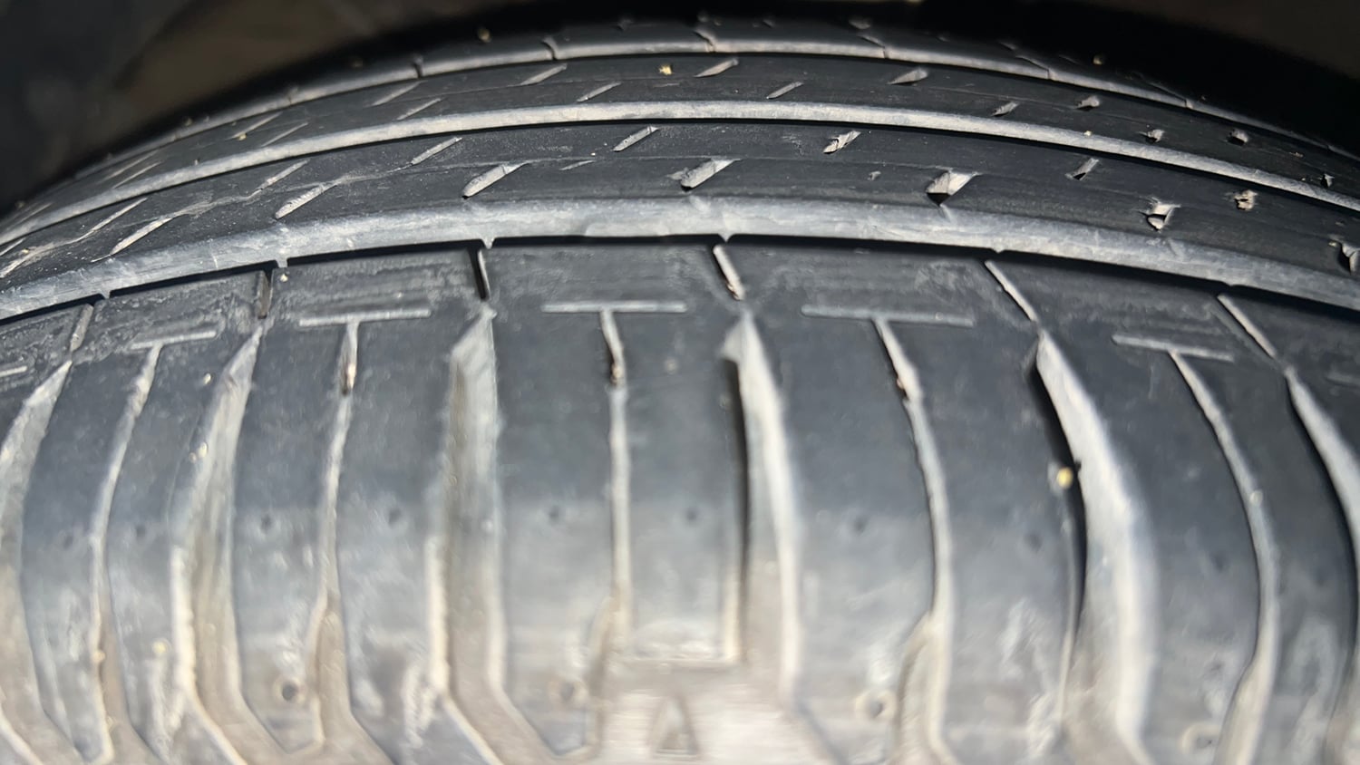 Used 2016 Maruti Suzuki Baleno Delta 1.2 AT Petrol Automatic tyres LEFT FRONT TYRE TREAD VIEW