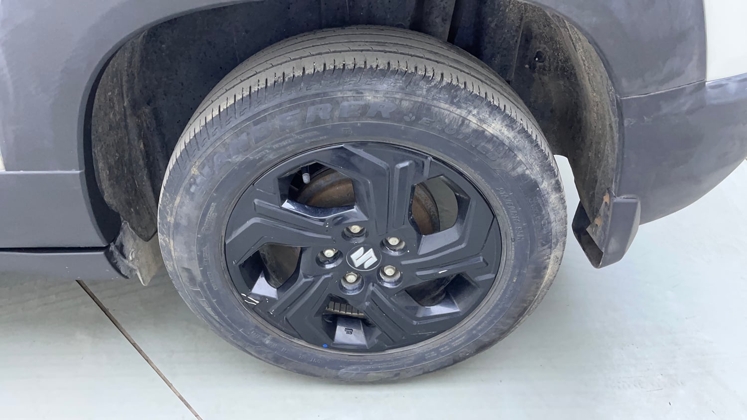 Used 2023 Maruti Suzuki Brezza ZXi Petrol Manual tyres LEFT REAR TYRE RIM VIEW