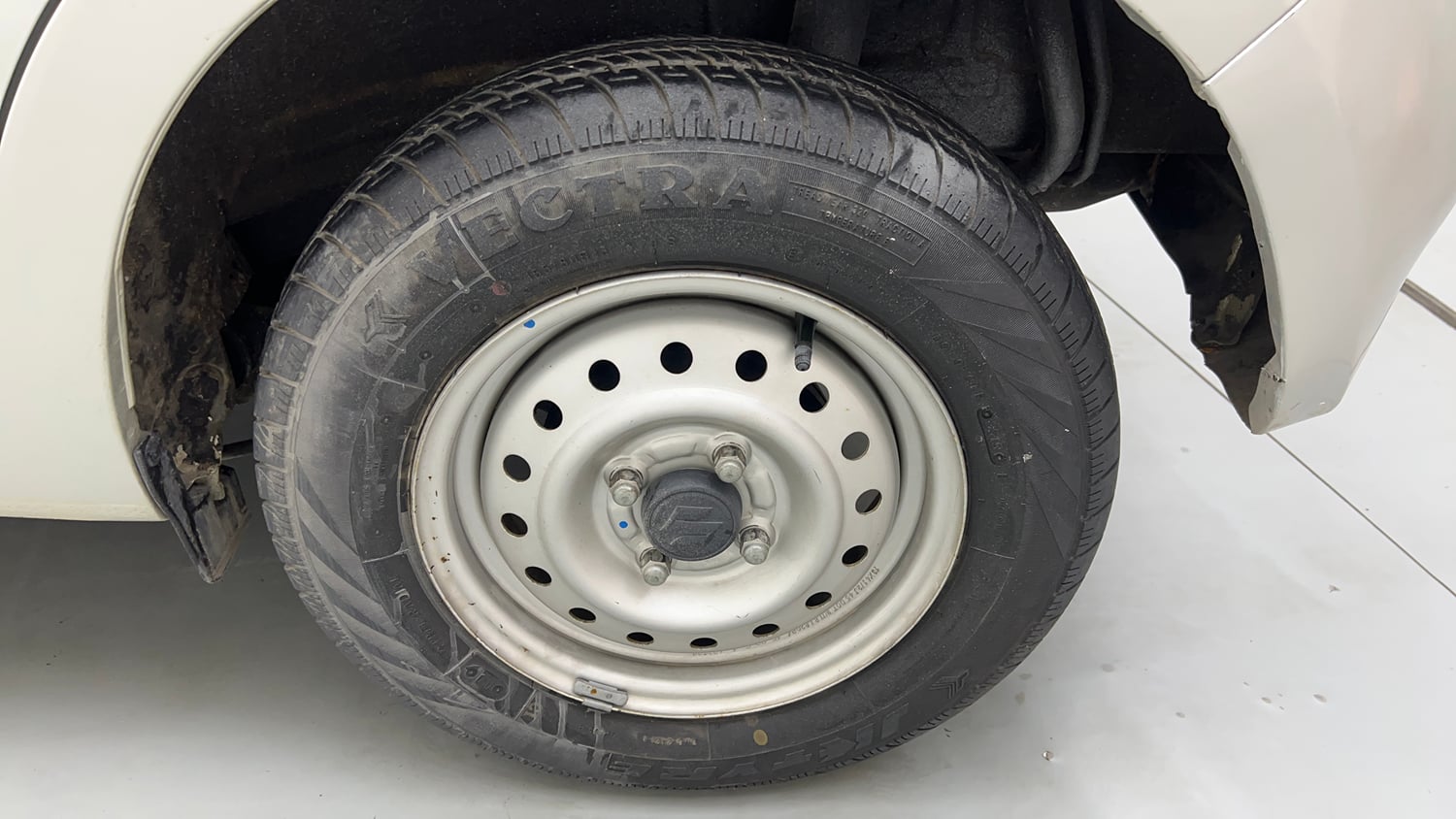 Used 2019 Maruti Suzuki Wagon R LXi 1.0 Petrol Manual tyres LEFT REAR TYRE RIM VIEW