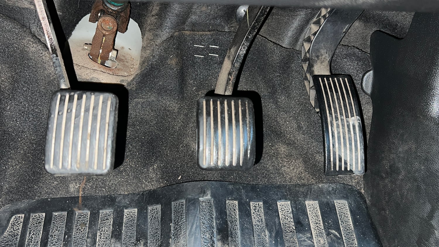 Used 2016 Hyundai Grand i10 Sportz 1.2 Kappa VTVT Petrol Manual interior PEDALS VIEW