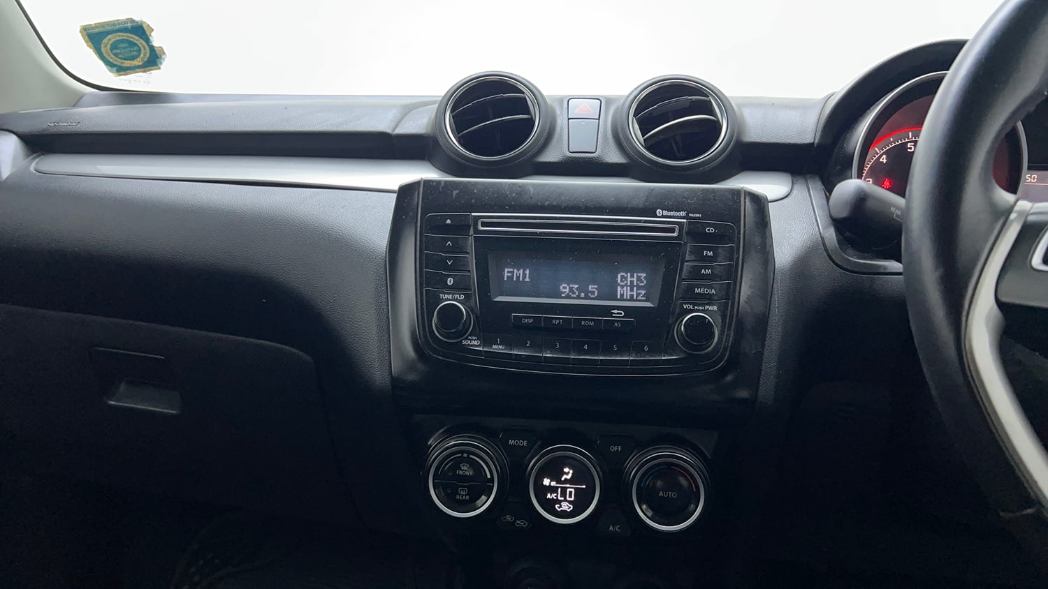 Used 2018 Maruti Suzuki Swift ZXi AMT Petrol Automatic top_features Integrated (in-dash) music system