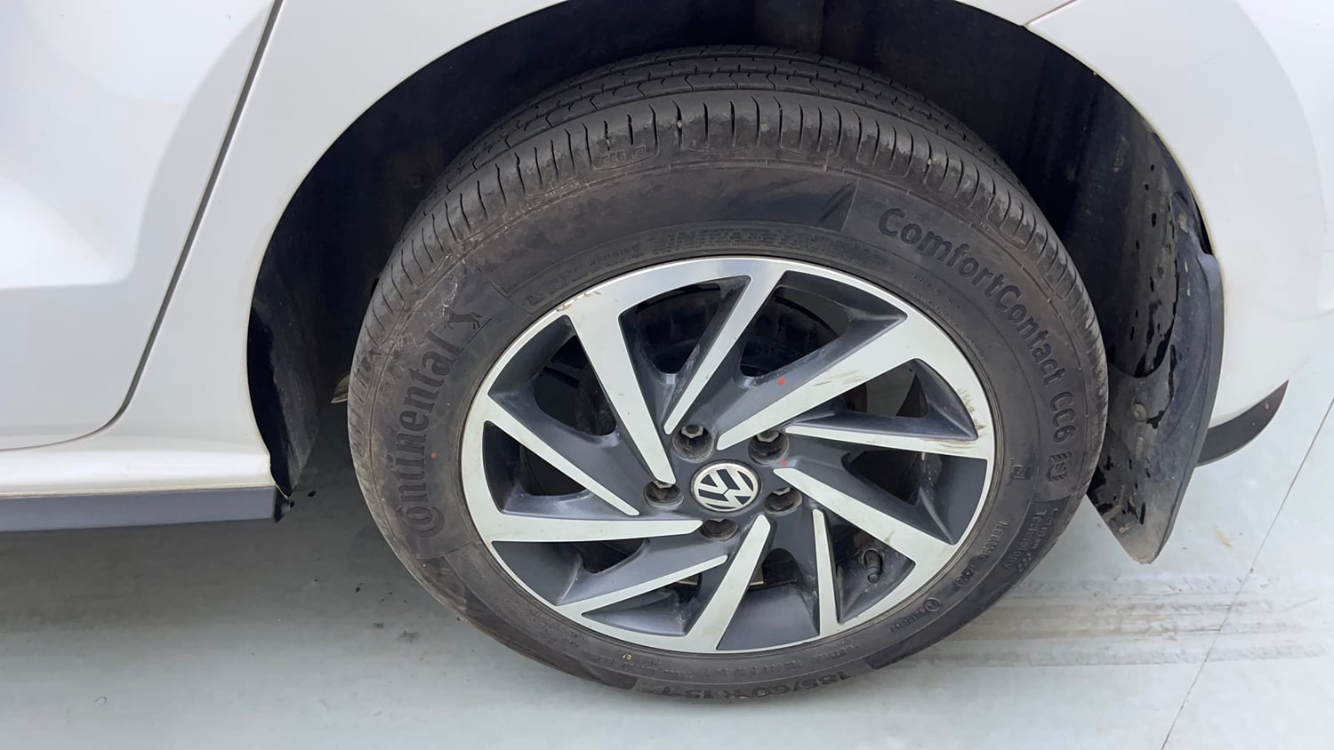 Used 2020 Volkswagen Polo Comfortline Plus 1.0L MPI Petrol Manual tyres LEFT REAR TYRE RIM VIEW