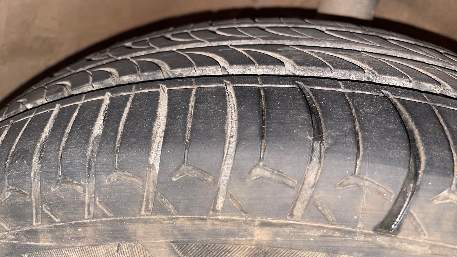 Used 2017 Hyundai Grand i10 Sportz (O) 1.2 Kappa VTVT Petrol Manual tyres RIGHT FRONT TYRE TREAD VIEW
