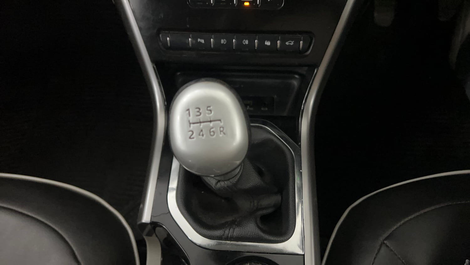 Used 2018 Tata Nexon XZ Plus Diesel Diesel Manual interior GEAR  KNOB VIEW