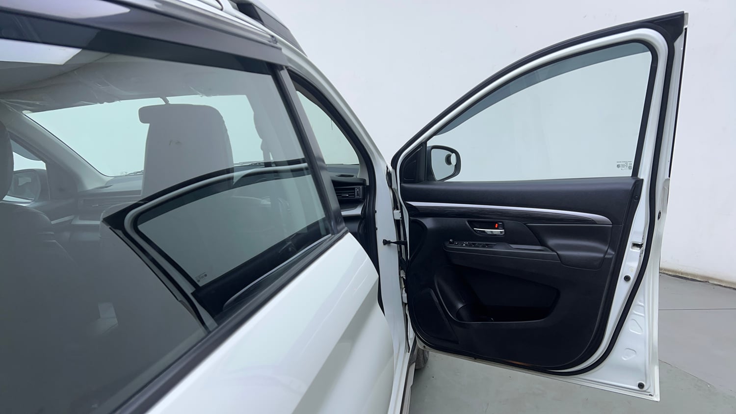 Used 2024 Maruti Suzuki XL6 Zeta MT Petrol Petrol Manual interior RIGHT FRONT DOOR OPEN VIEW