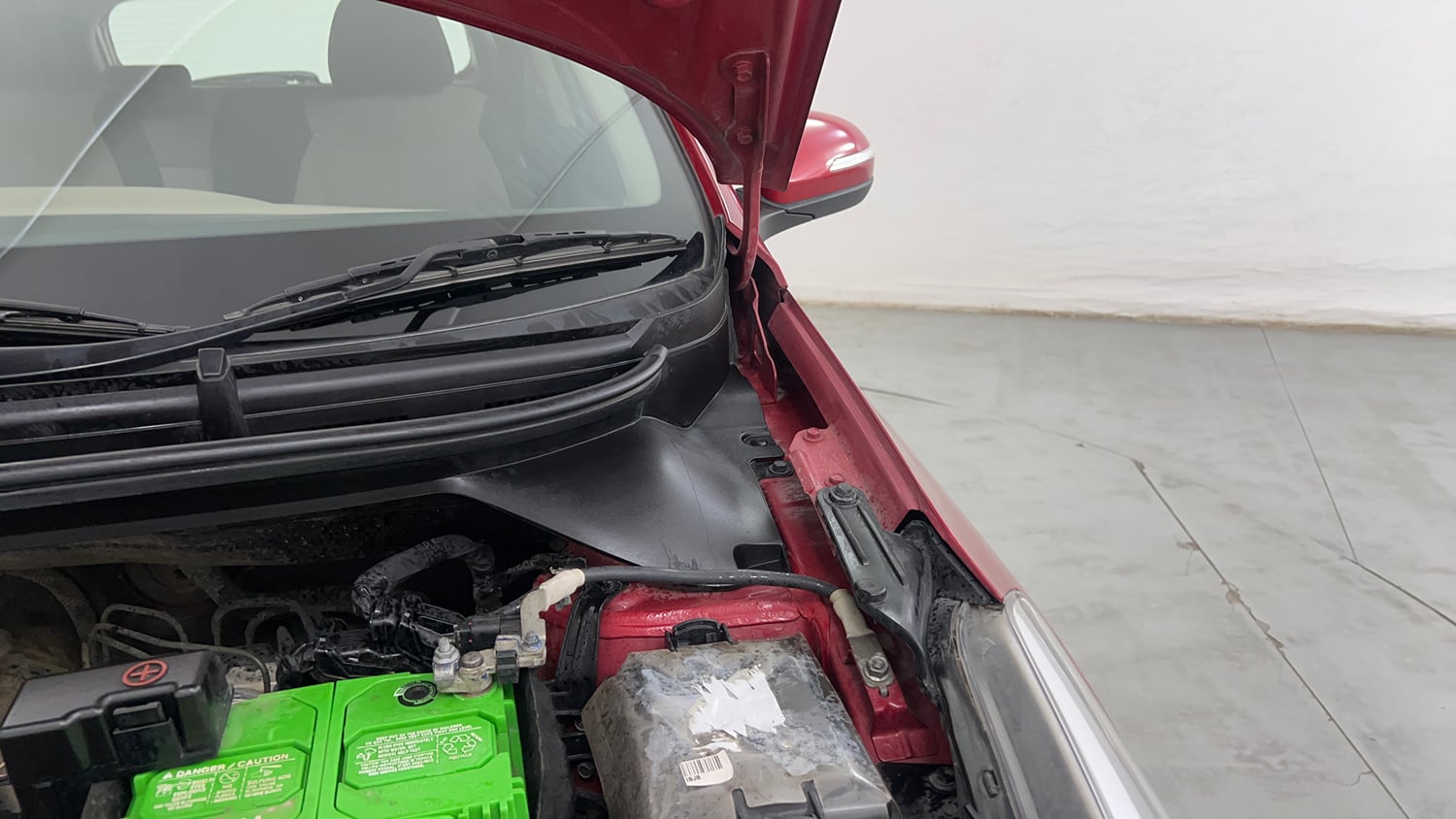 Used 2018 Hyundai Elite i20 Asta 1.2 (O) Petrol Manual engine ENGINE LEFT SIDE HINGE & APRON VIEW