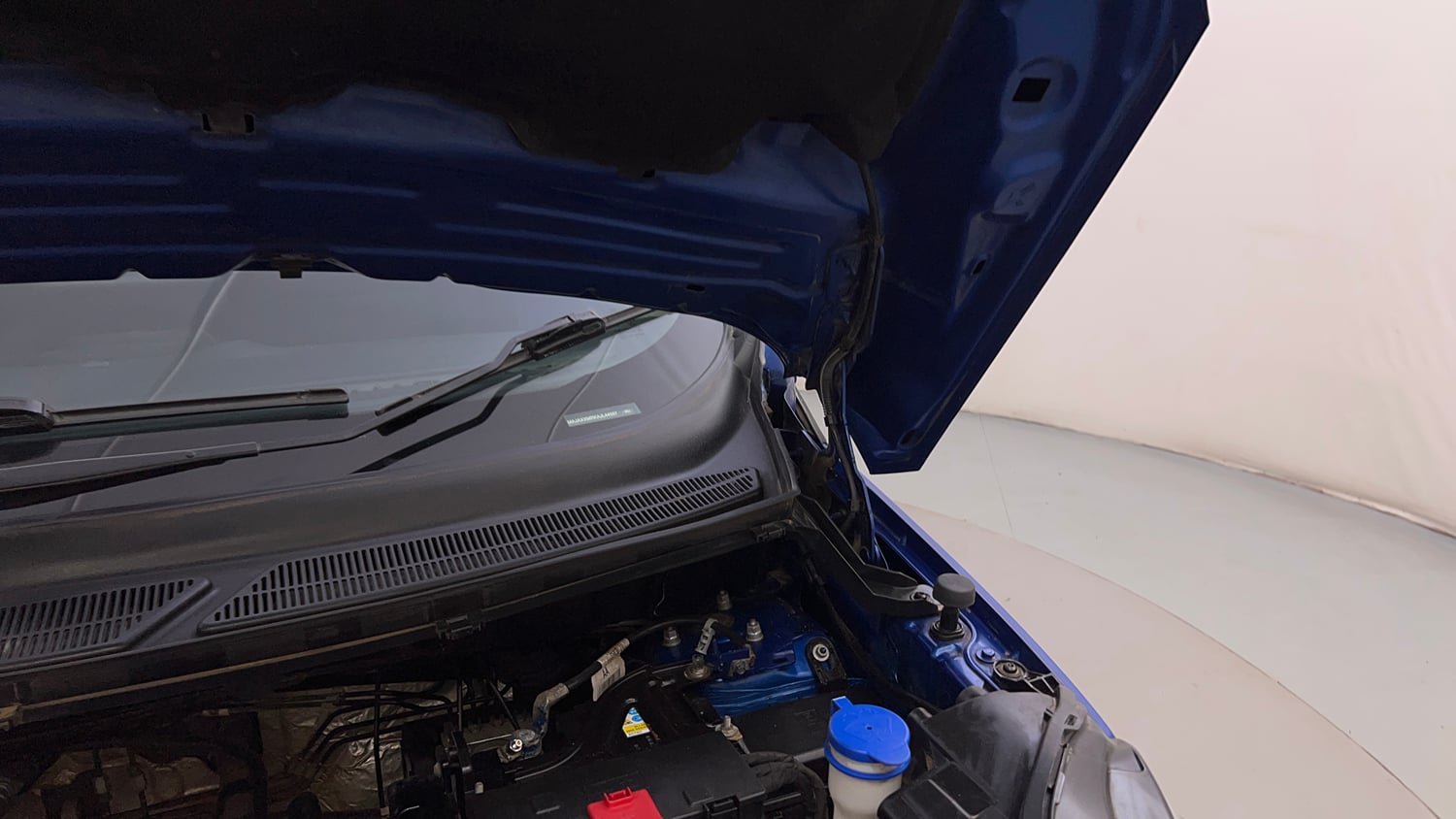 Used 2018 Ford EcoSport Titanium 1.5L Ti-VCT Petrol Manual engine ENGINE LEFT SIDE HINGE & APRON VIEW