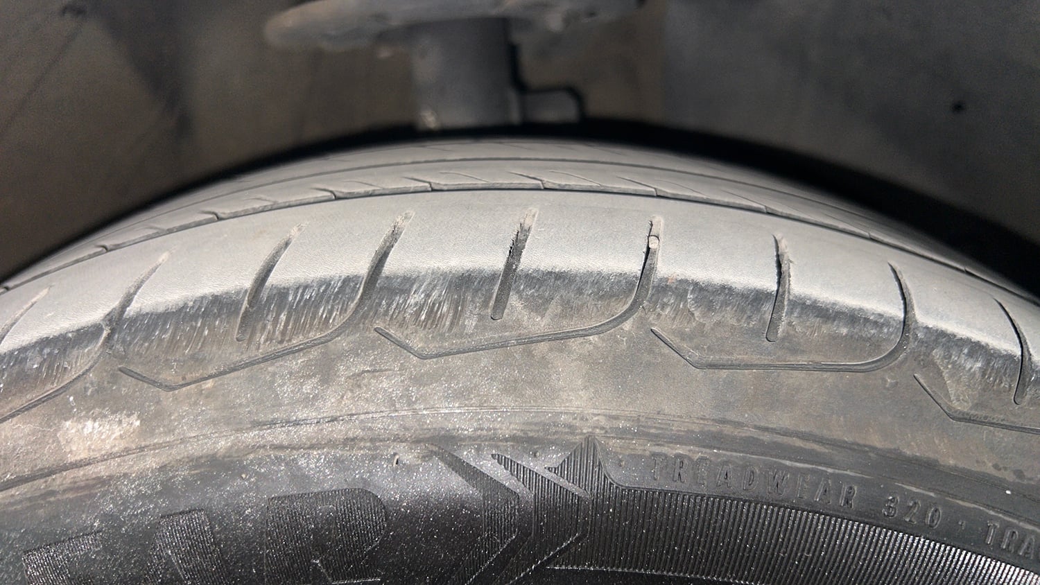 Used 2020 Maruti Suzuki Swift ZXi Plus AMT Petrol Automatic tyres RIGHT FRONT TYRE TREAD VIEW