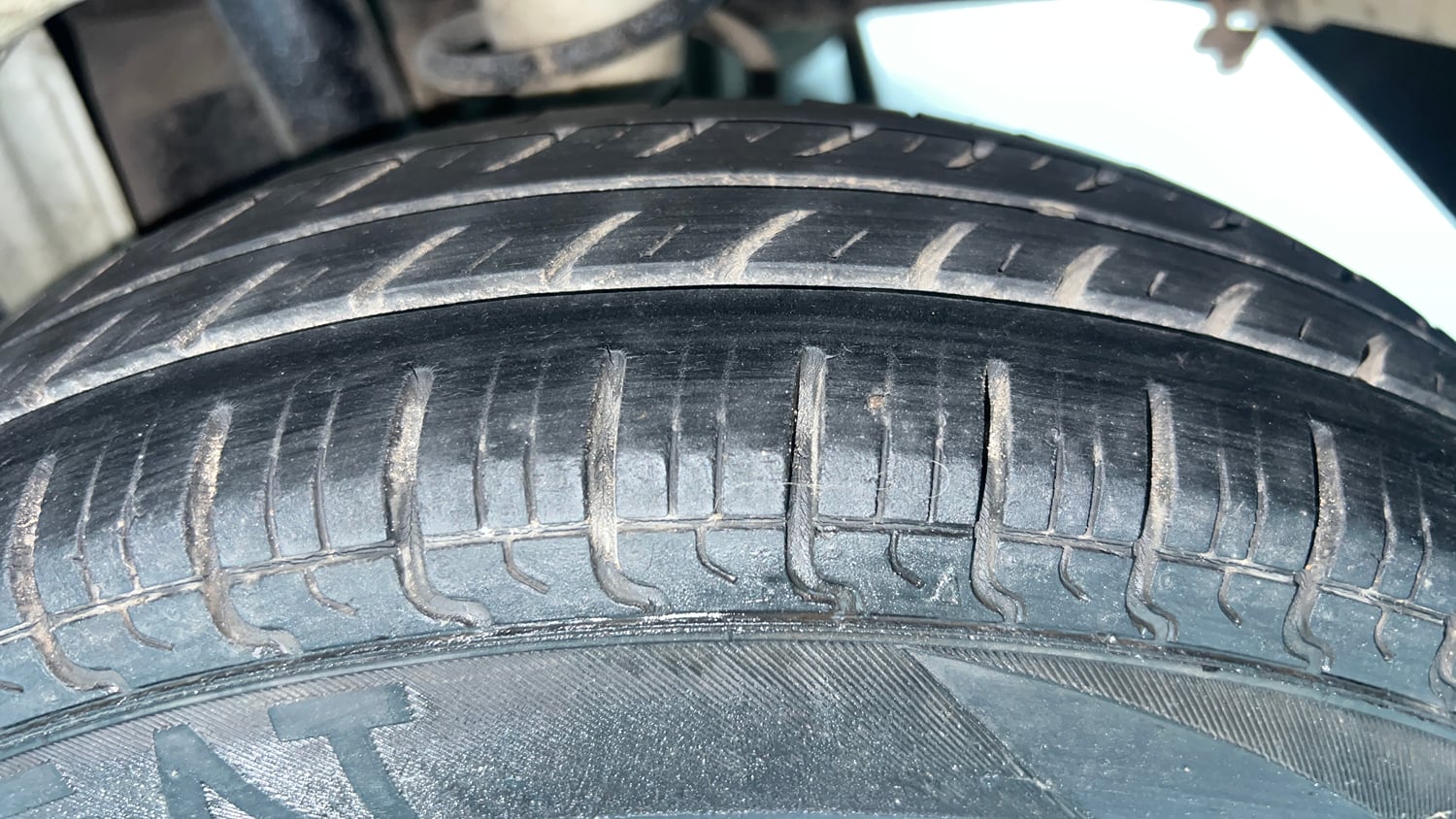 Used 2017 Maruti Suzuki Alto 800 LXi (O) Petrol Manual tyres LEFT REAR TYRE TREAD VIEW