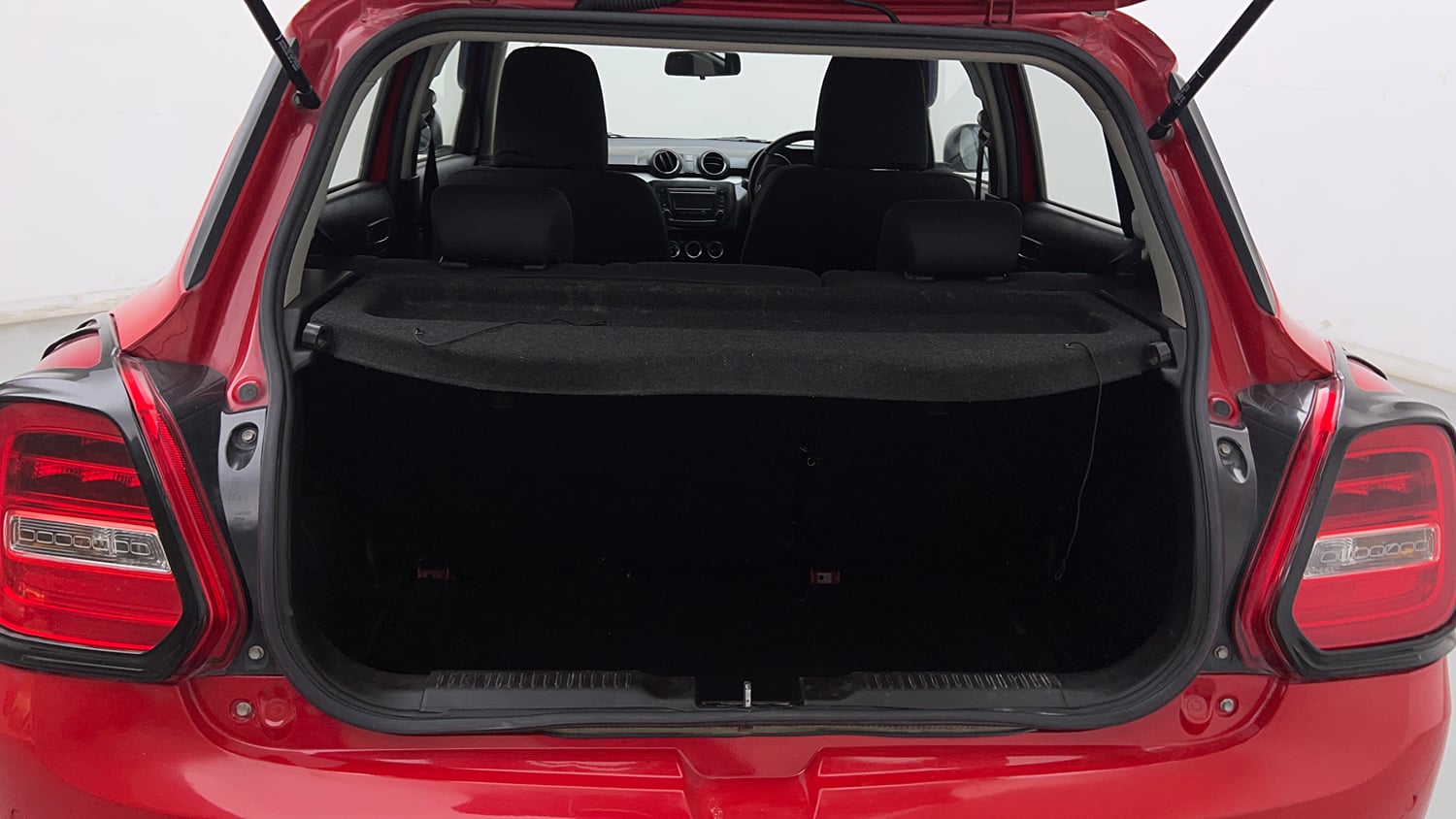 Used 2019 Maruti Suzuki Swift ZXi Petrol Manual interior DICKY INSIDE VIEW