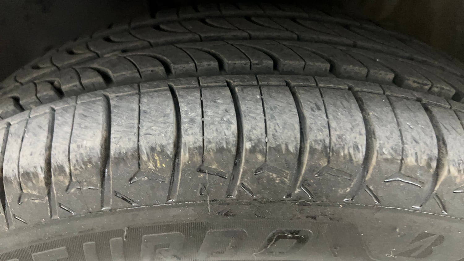 Used 2018 Maruti Suzuki Ignis Delta 1.2 AMT Petrol Automatic tyres LEFT FRONT TYRE TREAD VIEW