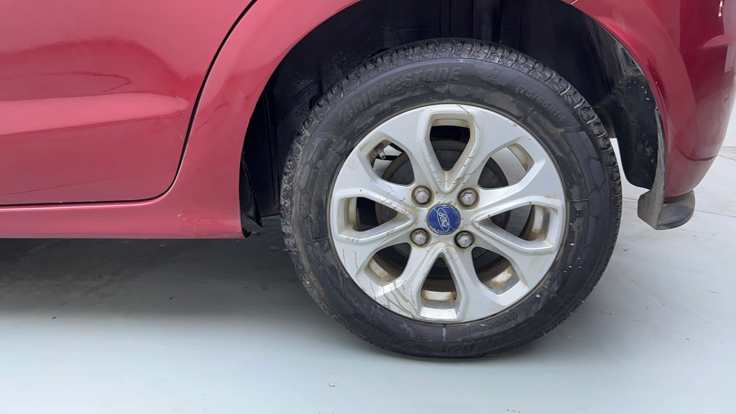 Used 2016 Ford Figo Titanium1.5 TDCi Diesel Manual tyres LEFT REAR TYRE RIM VIEW