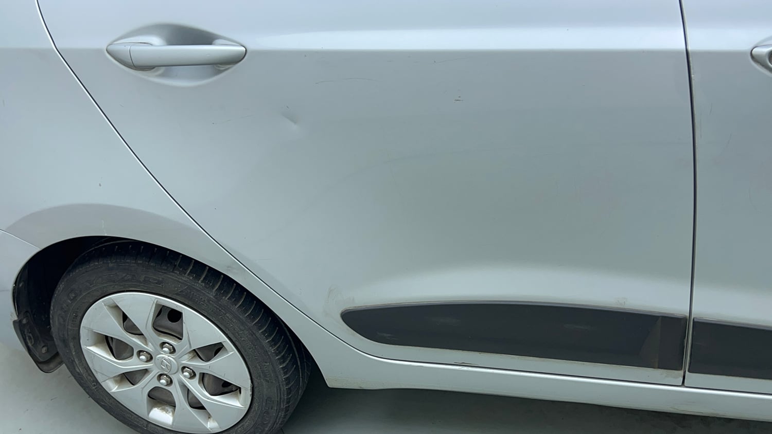 Used 2014 Hyundai Xcent S 1.2 Petrol Manual dents MINOR DENT