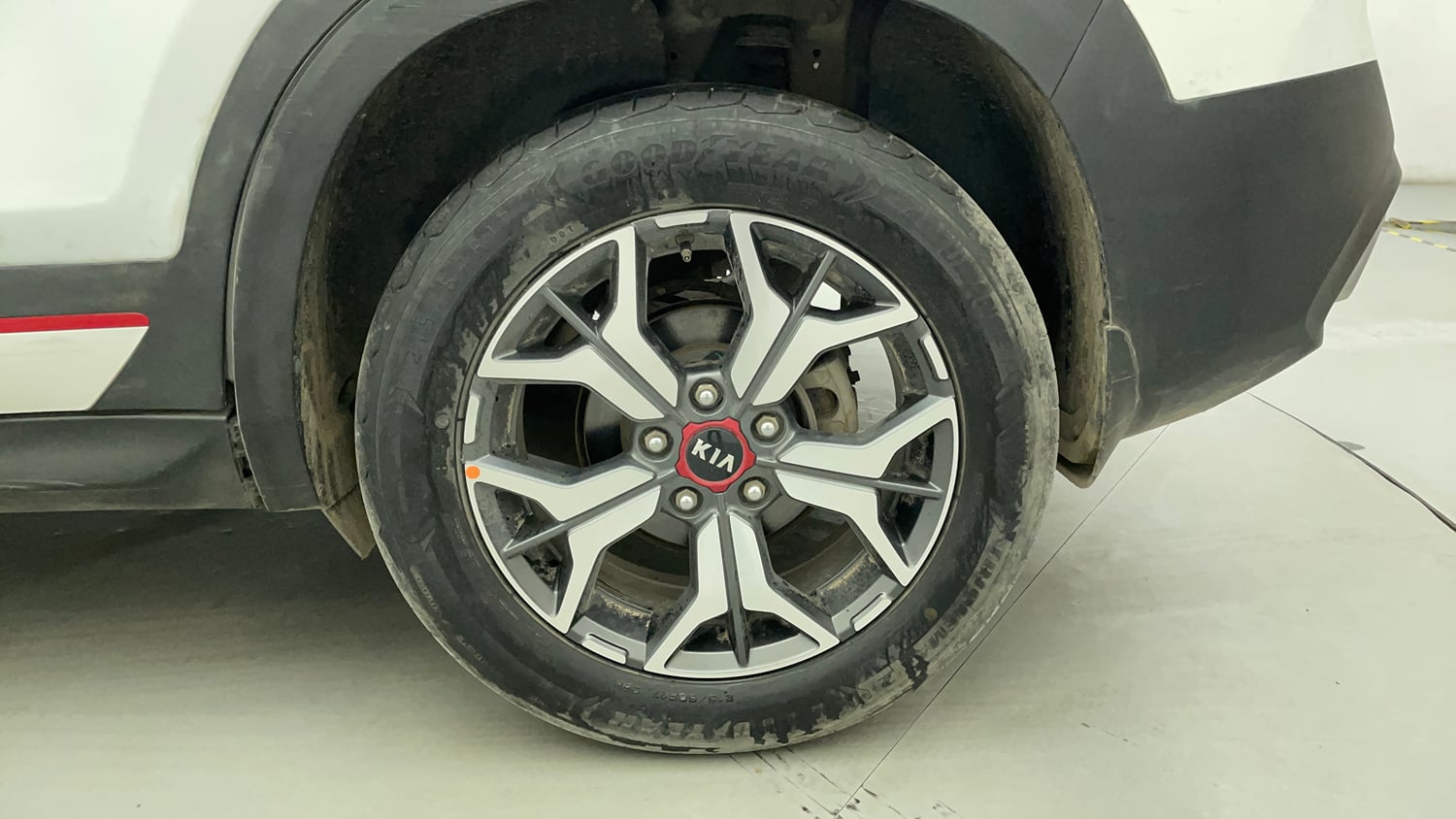 Used 2019 Kia Seltos GTX Plus 1.4 Petrol Manual tyres LEFT REAR TYRE RIM VIEW