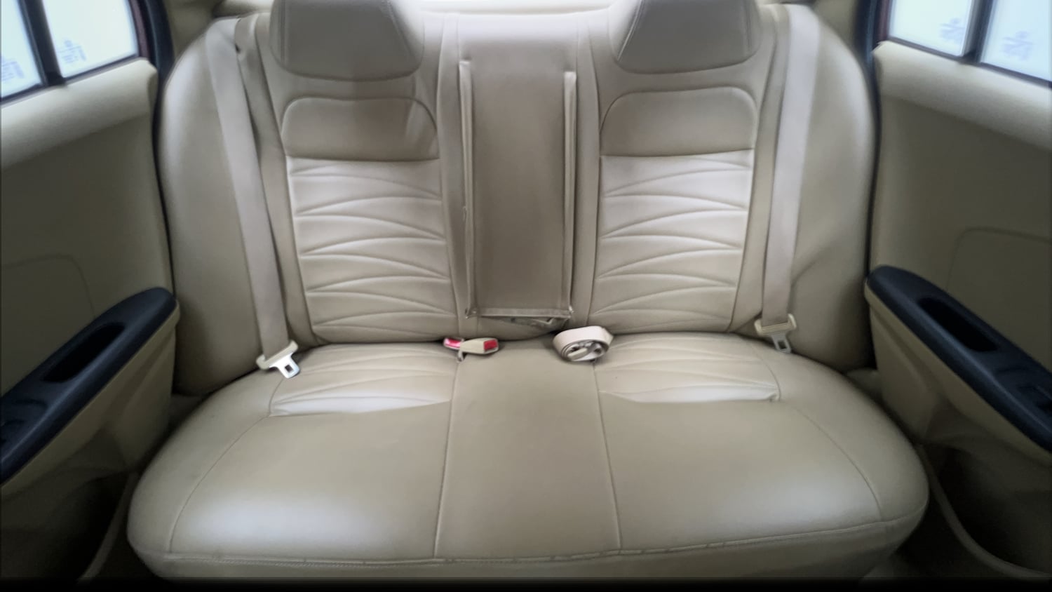 Used 2014 Honda Amaze 1.2 S i-VTEC Petrol Manual interior REAR SEAT CONDITION VIEW