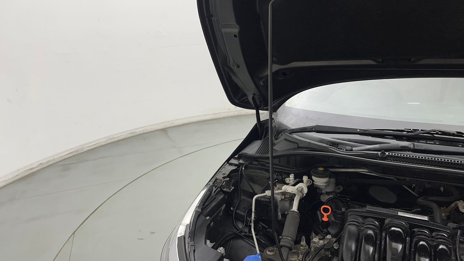 Used 2021 Honda City ZX CVT Petrol Petrol Automatic engine ENGINE RIGHT SIDE HINGE & APRON VIEW