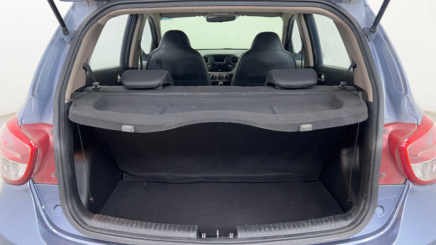 Used 2015 Hyundai Grand i10 Asta AT 1.2 Kappa VTVT Petrol Automatic interior DICKY INSIDE VIEW