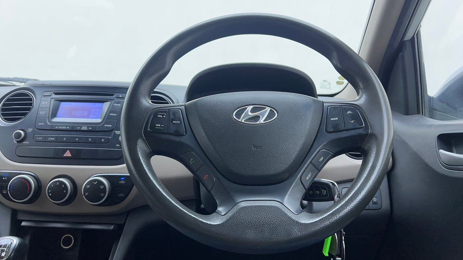 Used 2014 Hyundai Xcent S 1.2 Petrol Manual interior STEERING VIEW