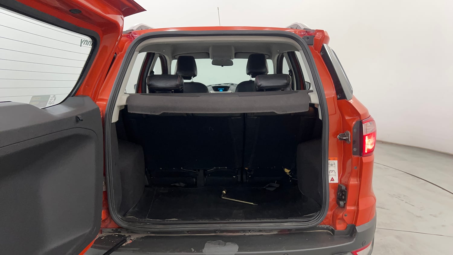 Used 2016 Ford EcoSport Titanium 1.5L Ti-VCT AT Petrol Automatic interior DICKY INSIDE VIEW