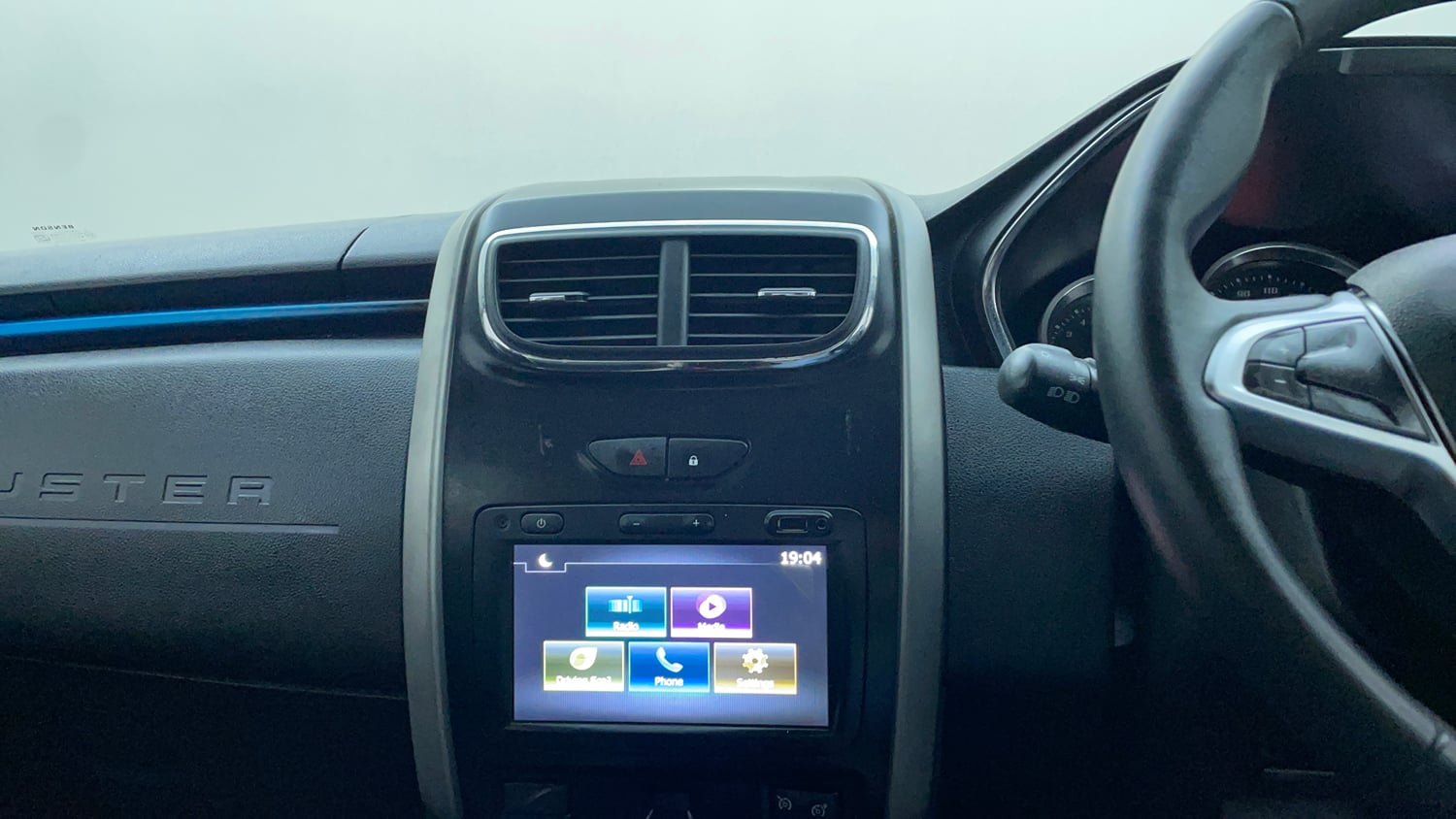 Used 2021 Renault Duster RXZ 1.5 Petrol MT Petrol Manual top_features Integrated (in-dash) music system