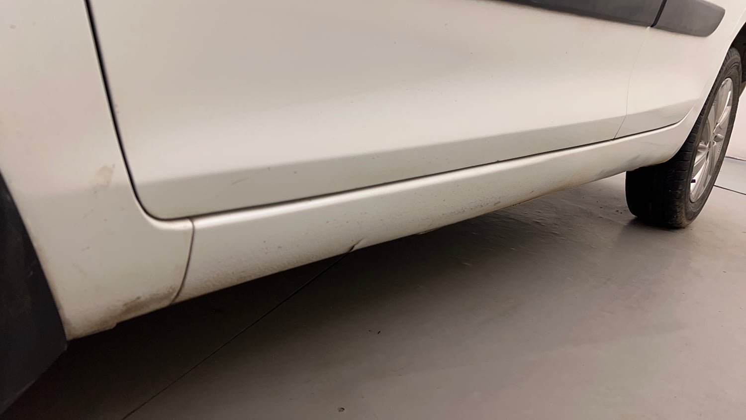 Used 2016 Maruti Suzuki Swift ZXi Petrol Manual dents MINOR SCRATCH