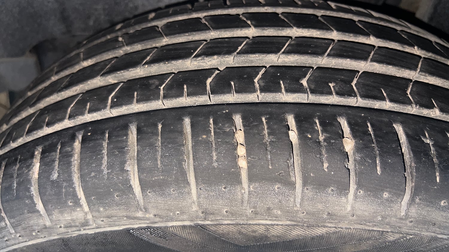 Used 2022 Maruti Suzuki Baleno Zeta MT Petrol Manual tyres LEFT REAR TYRE TREAD VIEW