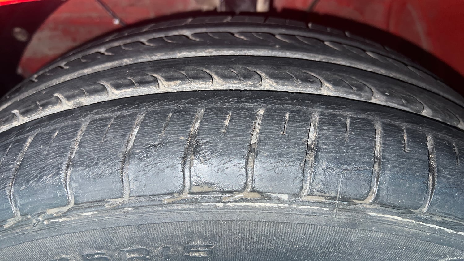 Used 2019 Maruti Suzuki Swift ZDi AMT Diesel Automatic tyres LEFT FRONT TYRE TREAD VIEW