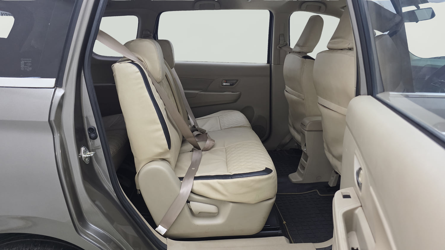 Used 2020 Maruti Suzuki New Ertiga ZXi Petrol Manual interior RIGHT SIDE REAR DOOR CABIN VIEW