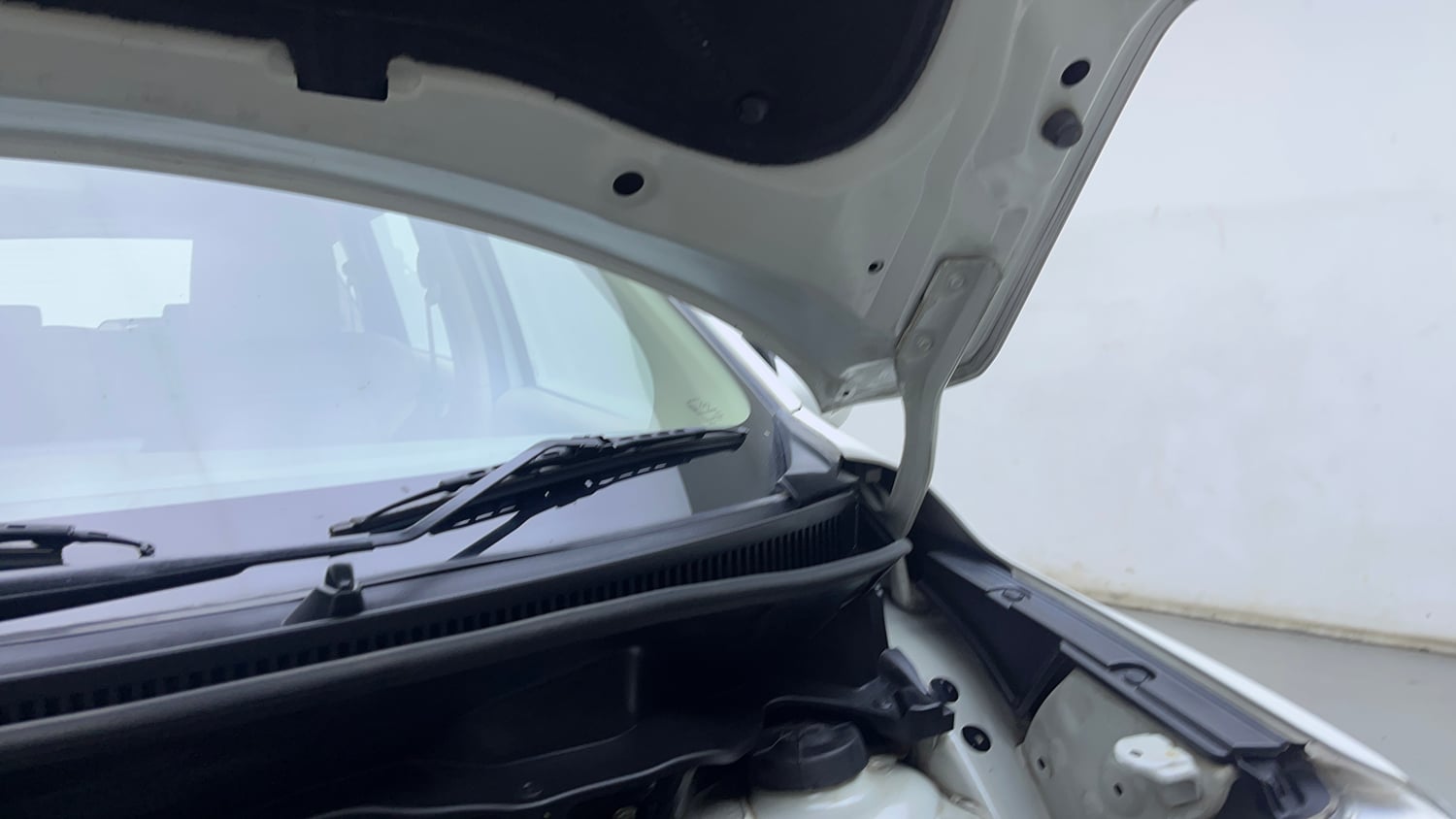 Used 2023 Maruti Suzuki Ertiga ZXi Plus AT Petrol Automatic engine ENGINE LEFT SIDE HINGE & APRON VIEW