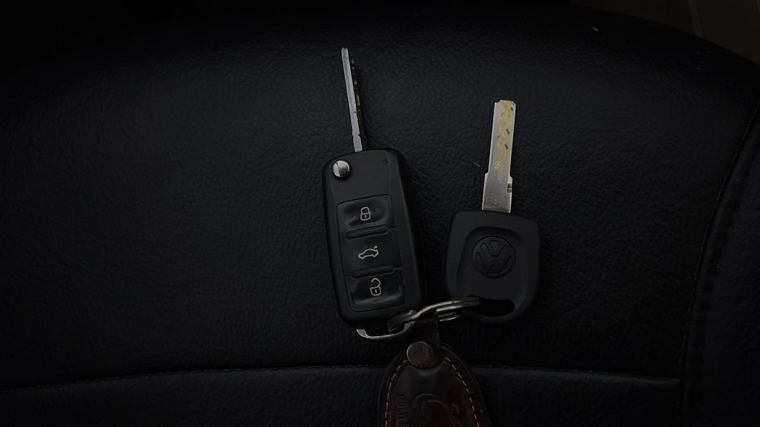 Used 2014 Volkswagen Vento Highline Petrol Petrol Manual extra CAR KEY VIEW