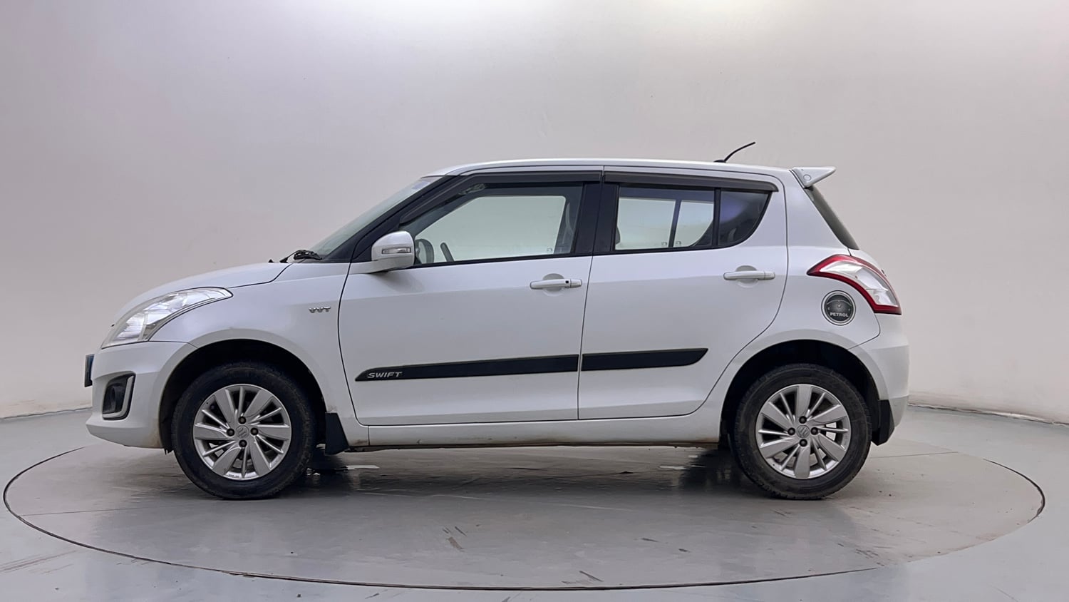 Used 2016 Maruti Suzuki Swift ZXi Petrol Manual exterior LEFT SIDE VIEW