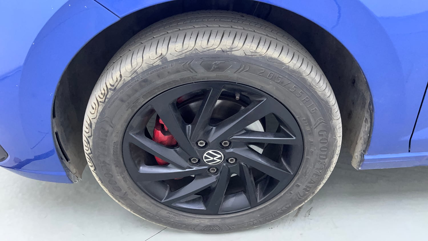 Used 2023 Volkswagen Virtus Topline 1.0 TSI AT Petrol Automatic tyres LEFT FRONT TYRE RIM VIEW