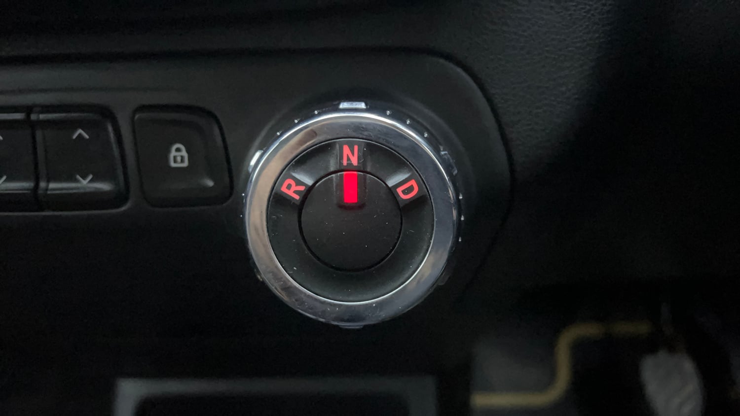 Used 2018 Renault Kwid 1.0 RXT AMT Opt Petrol Automatic interior GEAR  KNOB VIEW