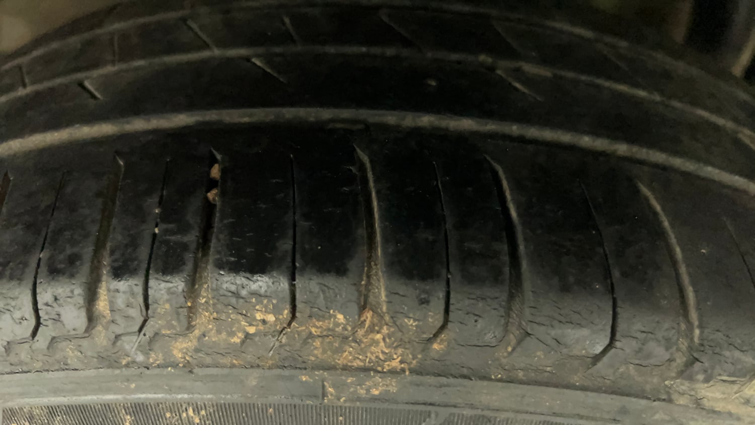 Used 2020 Tata Tiago XZ Plus Petrol Manual tyres LEFT REAR TYRE TREAD VIEW