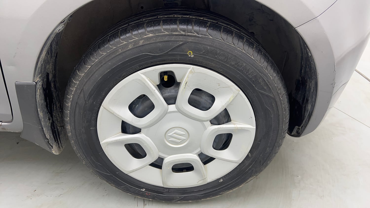 Used 2018 Maruti Suzuki Ignis Delta 1.2 AMT Petrol Automatic tyres RIGHT FRONT TYRE RIM VIEW
