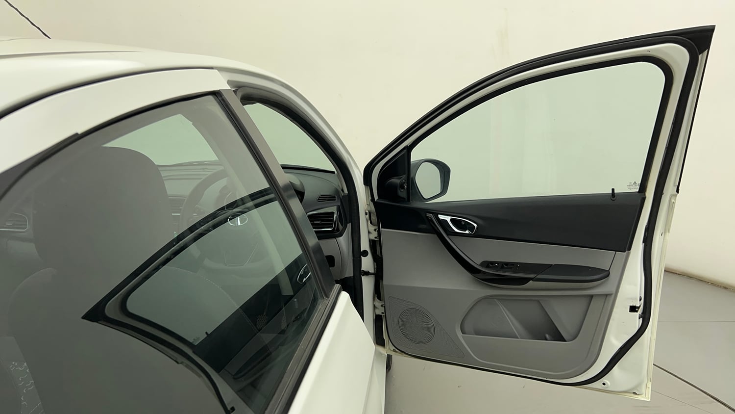 Used 2020 Tata Tiago XZ Plus Petrol Manual interior RIGHT FRONT DOOR OPEN VIEW