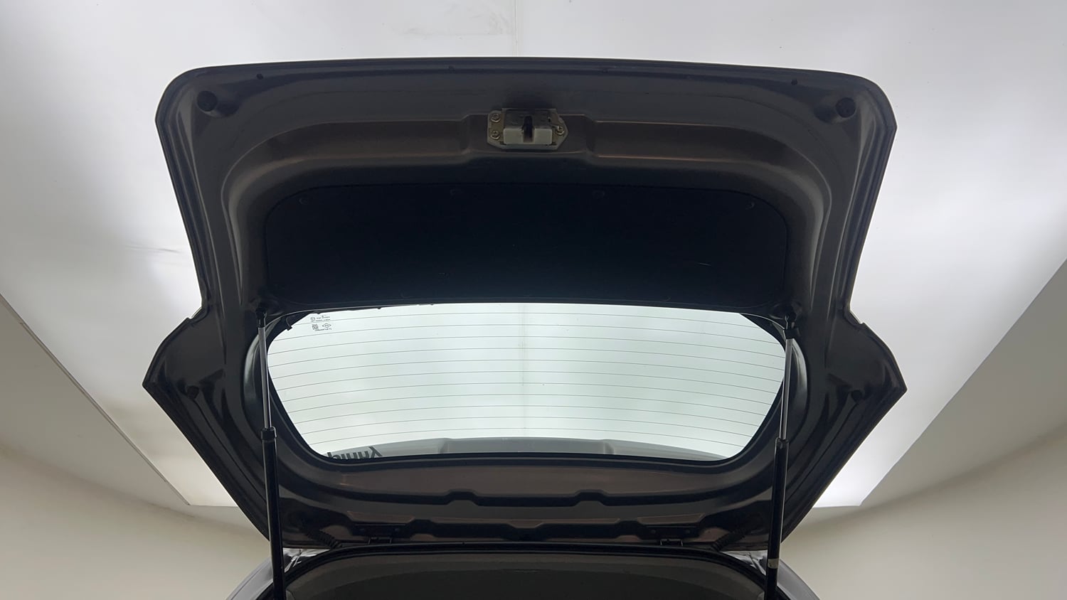 Used 2018 Maruti Suzuki Wagon R 1.0 VXI AMT (O) Petrol Automatic interior DICKY DOOR OPEN VIEW