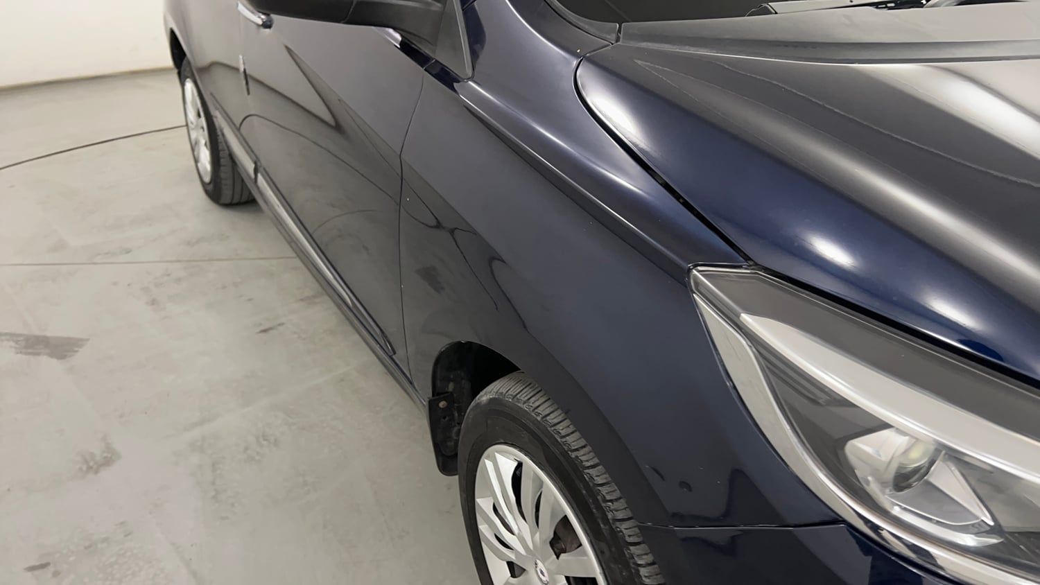 Used 2023 Tata Tigor XZ Plus CNG Cng Manual dents MINOR SCRATCH