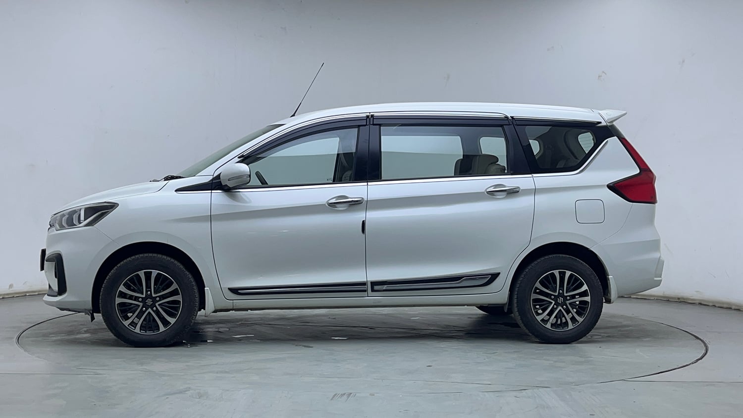 Used 2023 Maruti Suzuki Ertiga ZXi Plus AT Petrol Automatic exterior LEFT SIDE VIEW