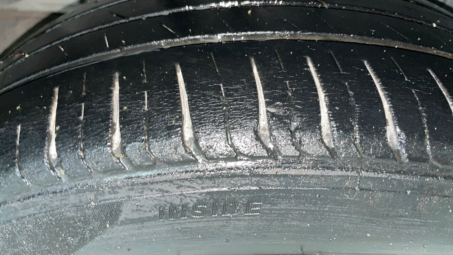 Used 2016 Maruti Suzuki Ciaz VXi+ Petrol Manual tyres RIGHT REAR TYRE TREAD VIEW