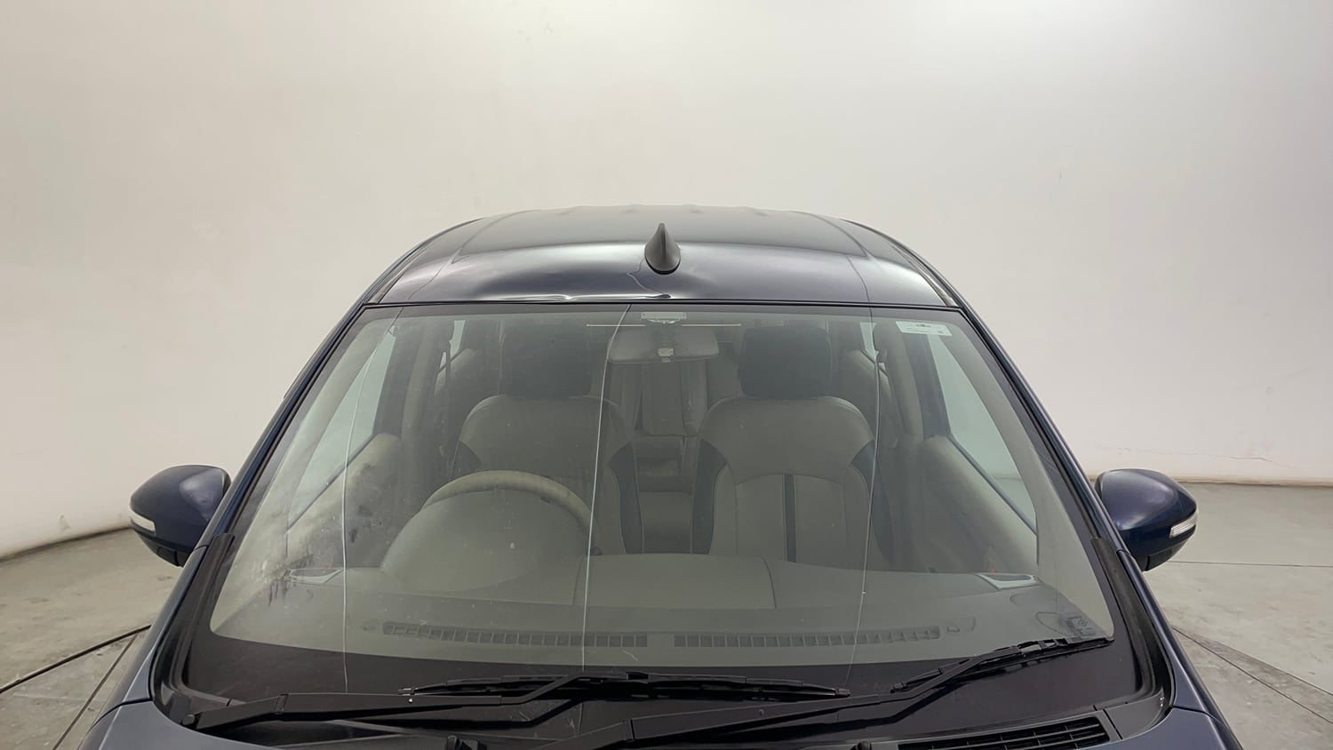 Used 2016 Maruti Suzuki Ertiga VXI AT Petrol Automatic exterior FRONT WINDSHIELD VIEW
