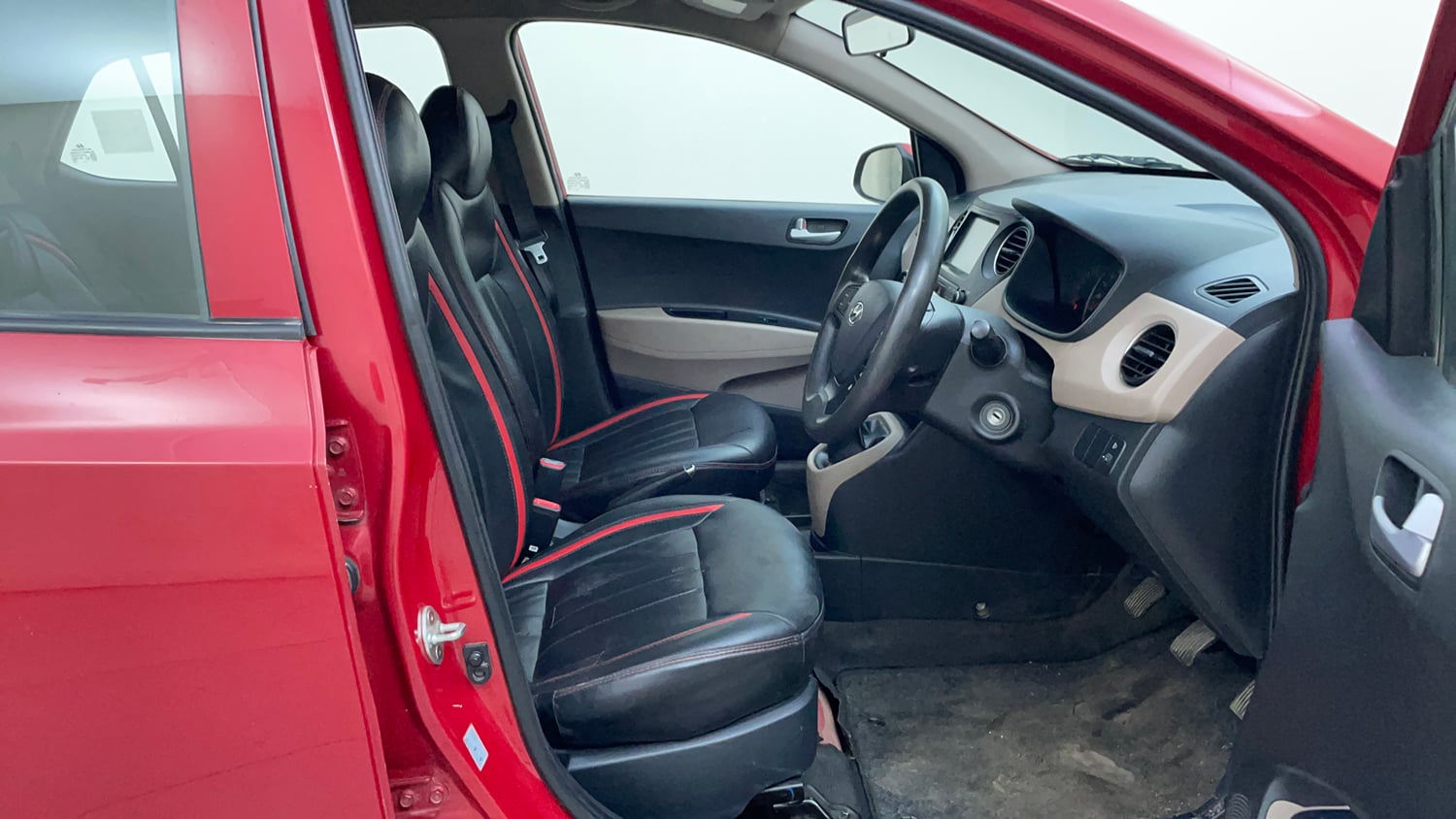 Used 2017 Hyundai Grand i10 Sportz (O) 1.2 Kappa VTVT Petrol Manual interior RIGHT SIDE FRONT DOOR CABIN VIEW