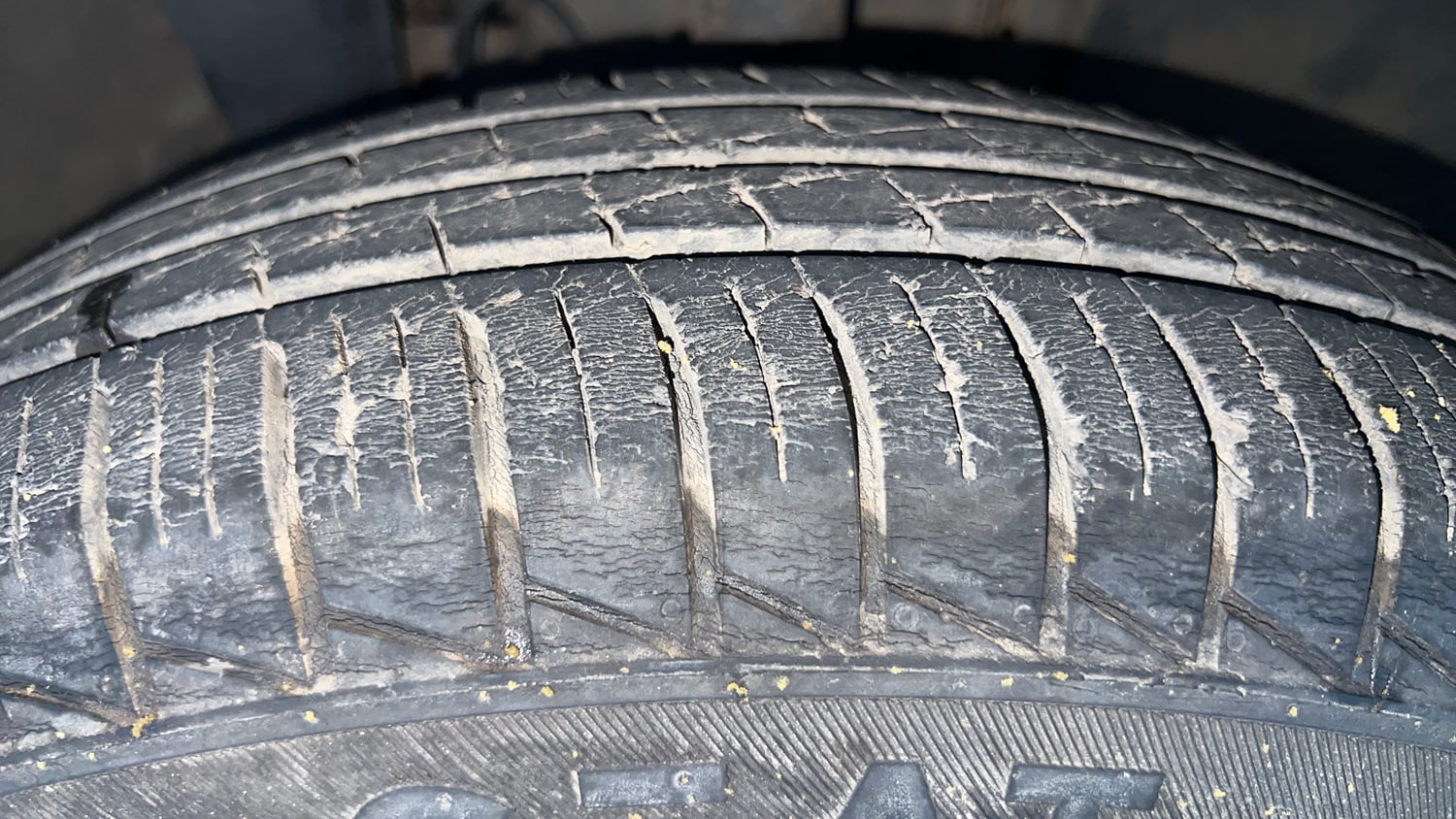 Used 2022 Renault Triber Limited Edition AMT Petrol Automatic tyres RIGHT FRONT TYRE TREAD VIEW