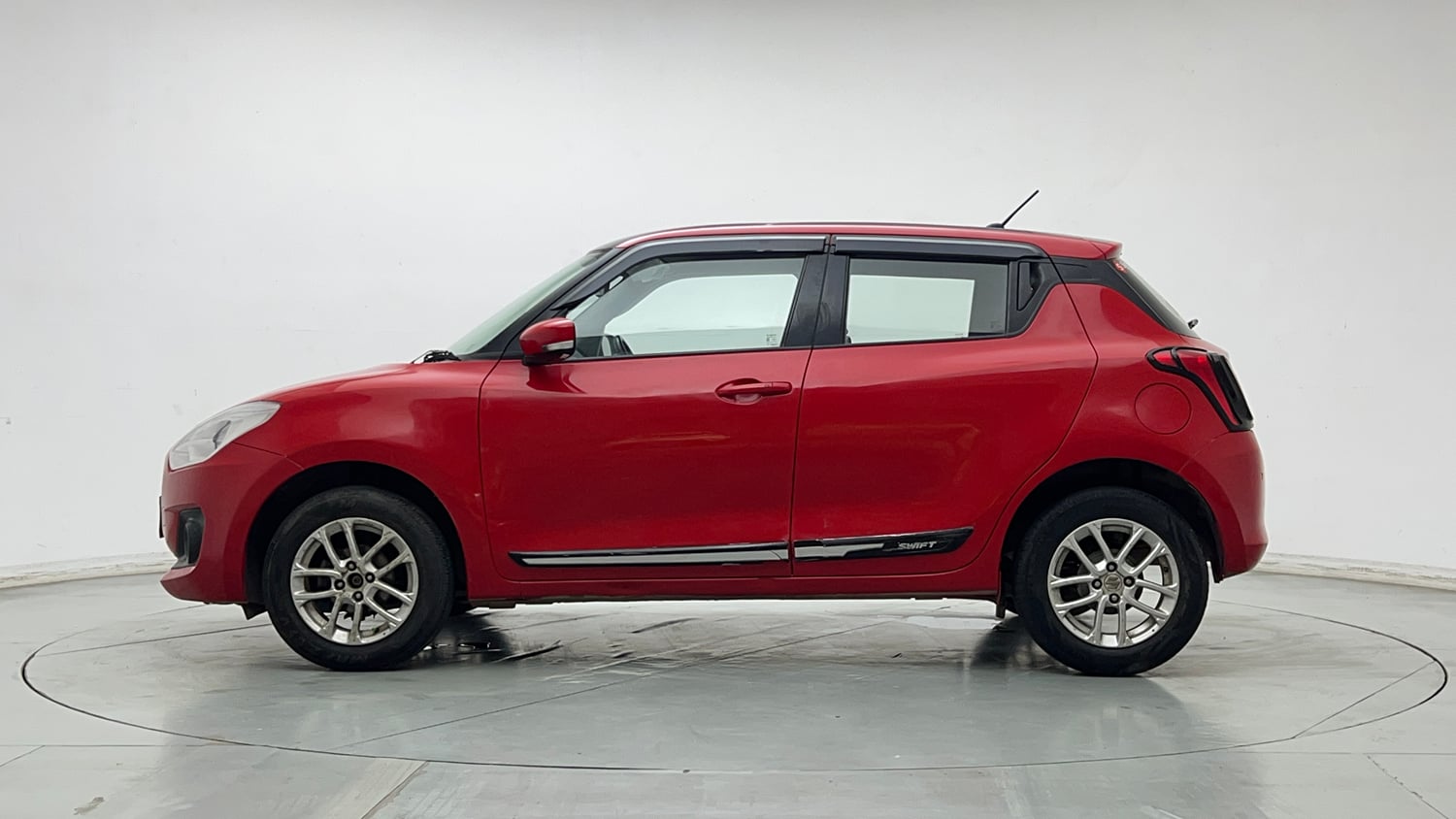 Used 2019 Maruti Suzuki Swift ZXi Petrol Manual exterior LEFT SIDE VIEW