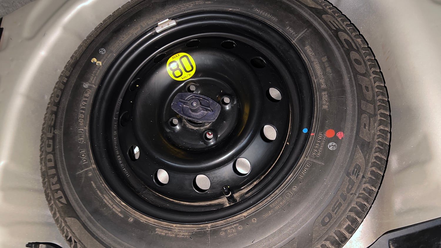 Used 2018 Maruti Suzuki Swift ZXi AMT Petrol Automatic tyres SPARE TYRE VIEW