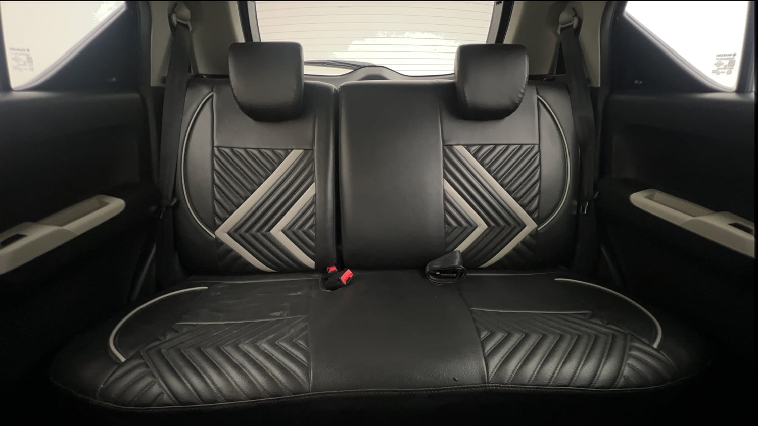 Used 2022 Maruti Suzuki Ignis Zeta 1.2 MT Petrol Manual interior REAR SEAT CONDITION VIEW