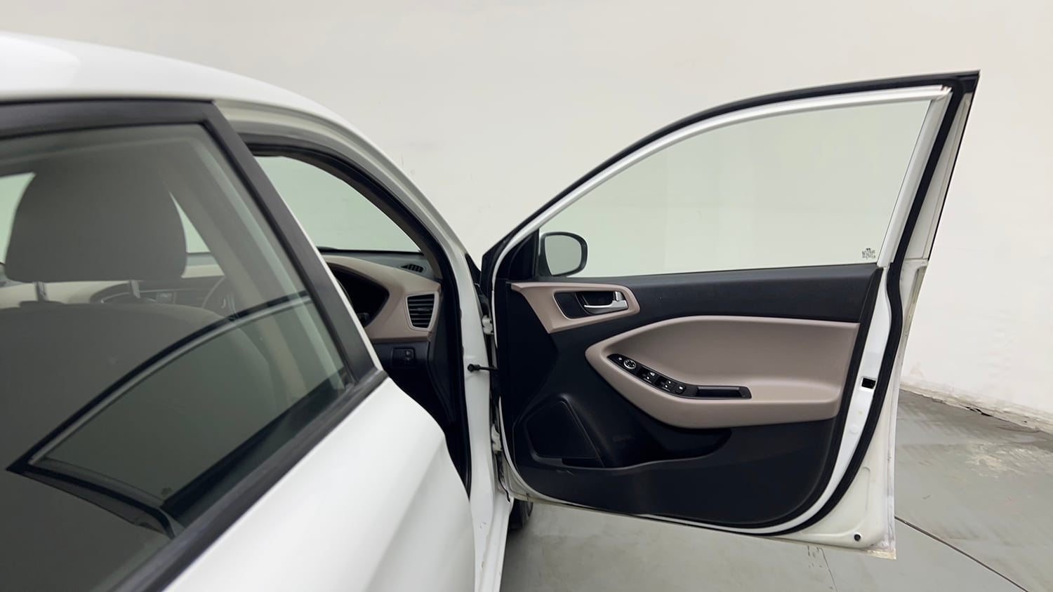 Used 2019 Hyundai Elite i20 Sportz Plus 1.2 CVT Petrol Automatic interior RIGHT FRONT DOOR OPEN VIEW